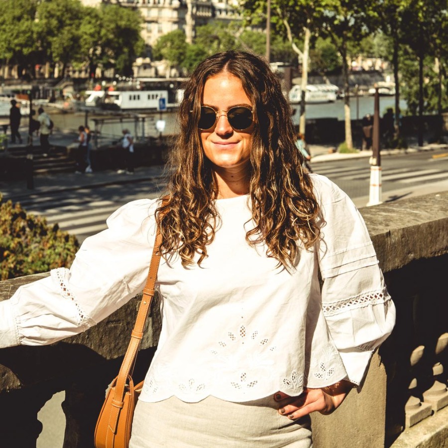 5 reasons silk pillowcases improve wavy hair